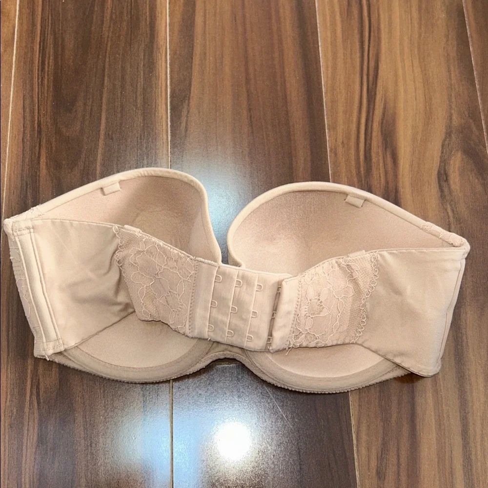 32DD Victoria’s Secret body by Victoria lined strapless bra